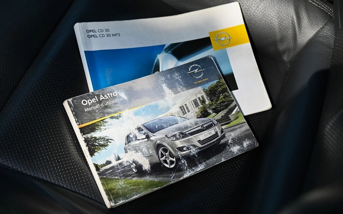 Opel Astra cena 16900 przebieg: 212000, rok produkcji 2010 z Dębno małe 631